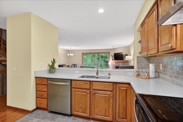 18 Hidden Hollow Trail, Madison, WI 53717