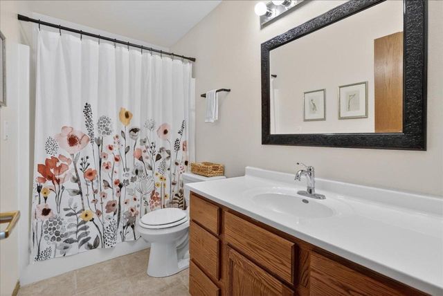 18 Hidden Hollow Trail, Madison, WI 53717