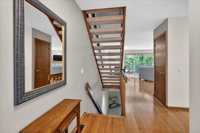 18 Hidden Hollow Trail, Madison, WI 53717