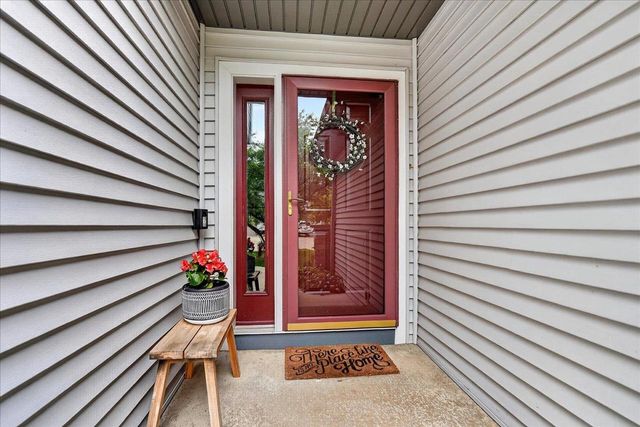 18 Hidden Hollow Trail, Madison, WI 53717