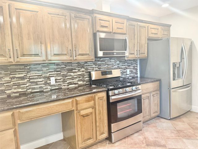 212 South Street, Baytown, TX 77520