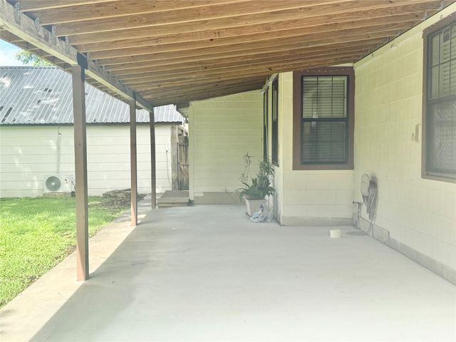212 South Street, Baytown, TX 77520