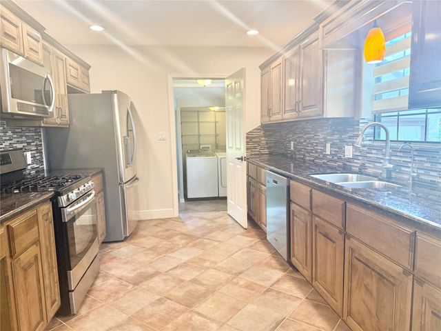 212 South Street, Baytown, TX 77520