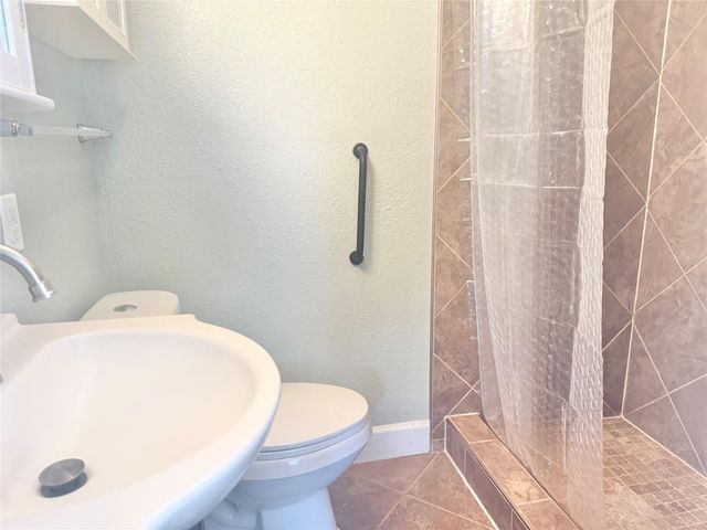 212 South Street, Baytown, TX 77520