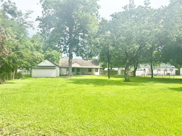 212 South Street, Baytown, TX 77520