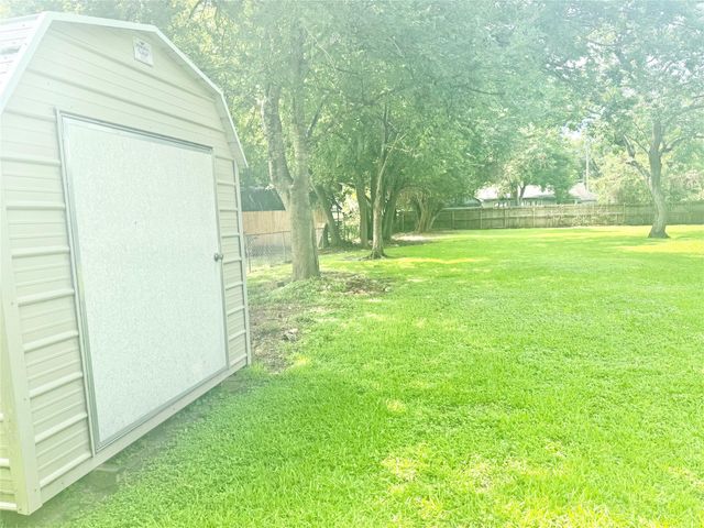 212 South Street, Baytown, TX 77520