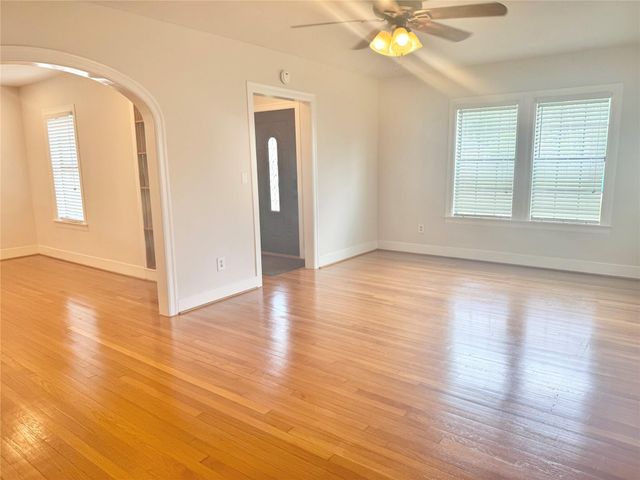 212 South Street, Baytown, TX 77520