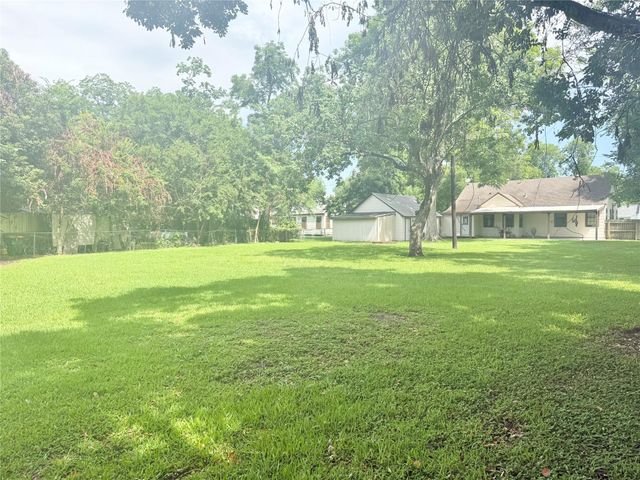 212 South Street, Baytown, TX 77520