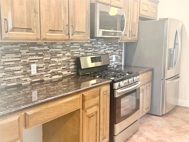 212 South Street, Baytown, TX 77520