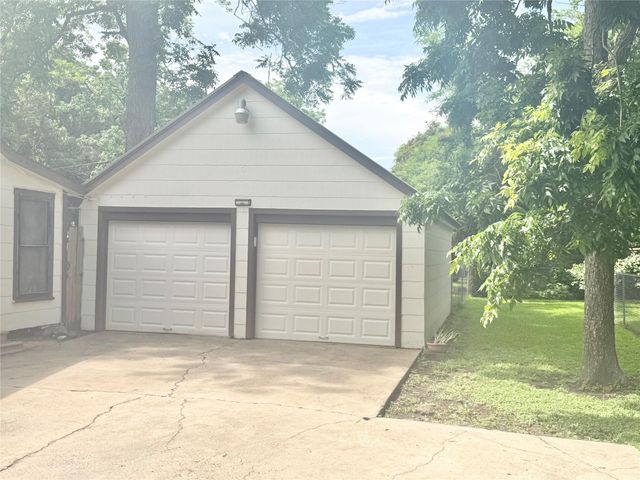 212 South Street, Baytown, TX 77520