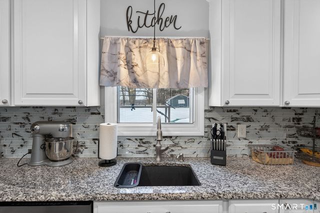 83 Deerfield Drive, Manchester, CT 06040