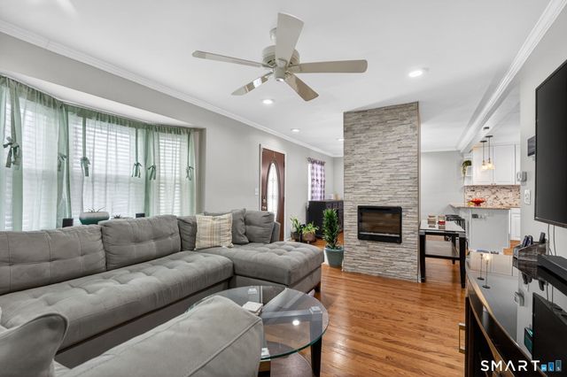 83 Deerfield Drive, Manchester, CT 06040