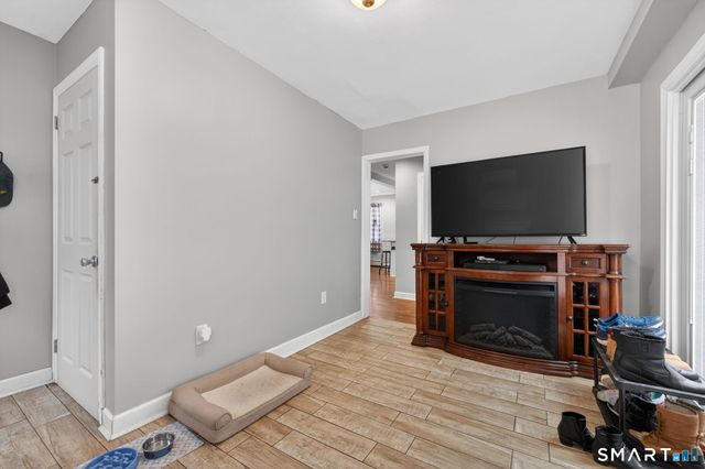 83 Deerfield Drive, Manchester, CT 06040