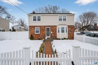 83 Deerfield Drive, Manchester, CT 06040