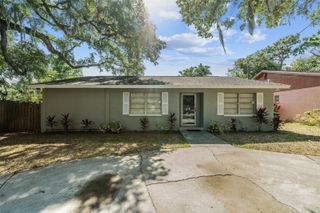 9616 N OKLAWAHA AVENUE 1/2, Tampa, FL 33617