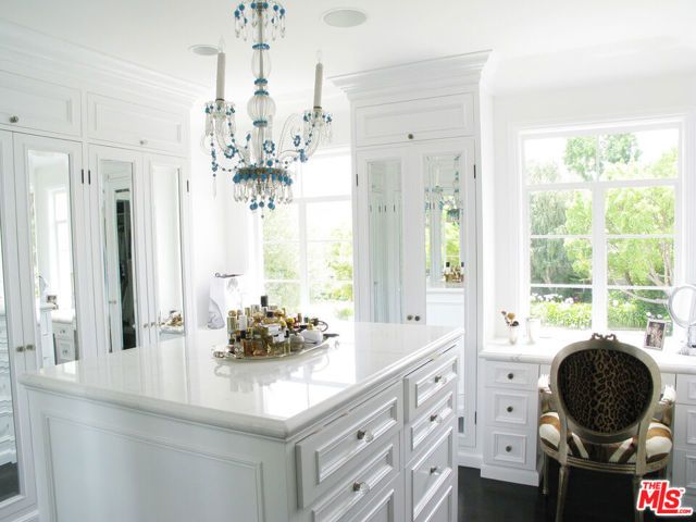 624 Trenton Drive, Beverly Hills, CA 90210