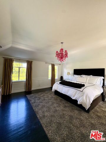 624 Trenton Drive, Beverly Hills, CA 90210