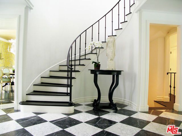 624 Trenton Drive, Beverly Hills, CA 90210