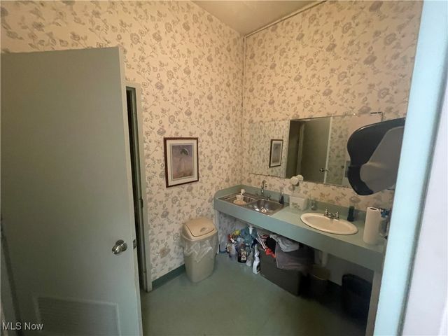 755 Wick Avenue, Youngstown, OH 44505