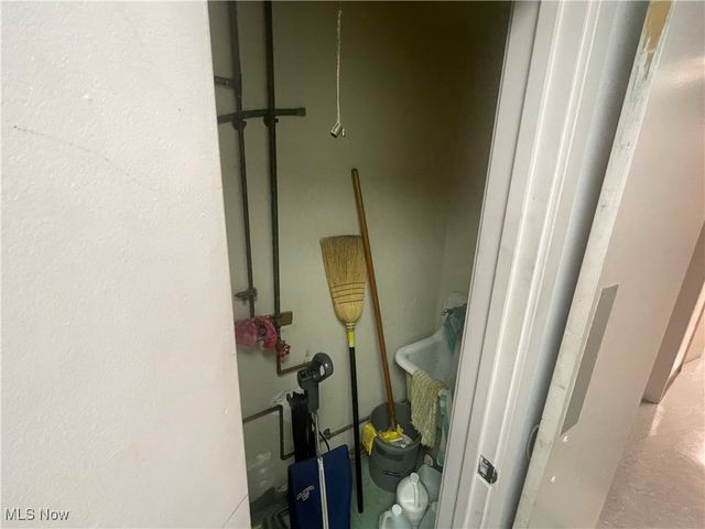 755 Wick Avenue, Youngstown, OH 44505