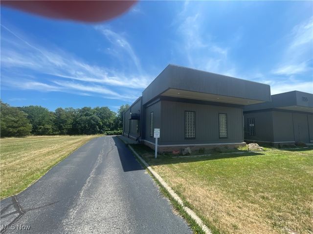 755 Wick Avenue, Youngstown, OH 44505