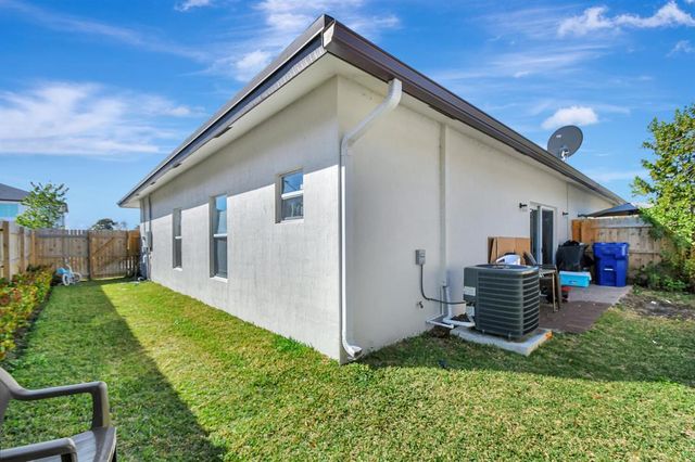 1562-1566 W 26th Court, Riviera Beach, FL 33404