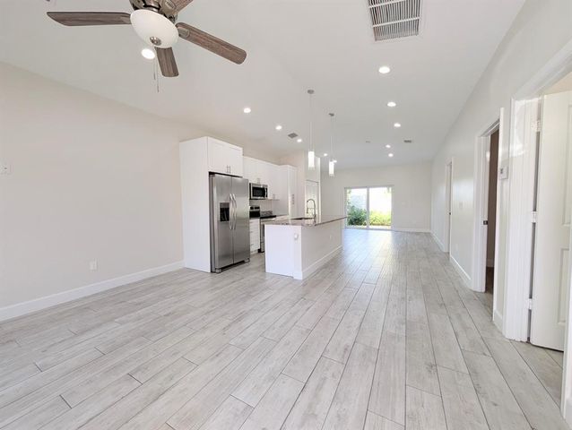 1562-1566 W 26th Court, Riviera Beach, FL 33404