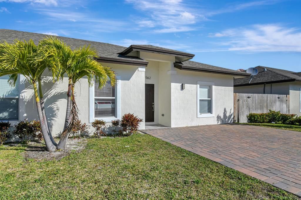 1562-1566 W 26th Court, Riviera Beach, FL 33404