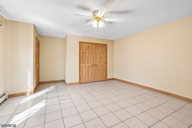 19 Brook Hollow Ct, Hawthorne Boro, NJ 07506