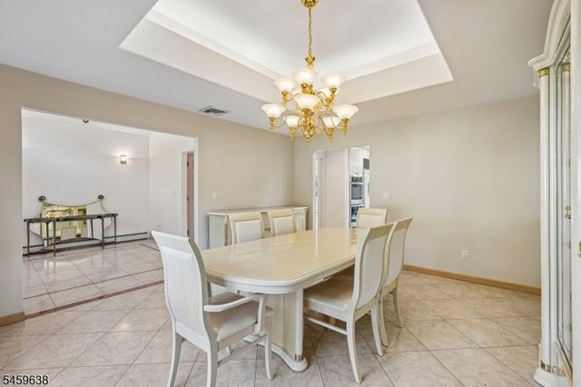 19 Brook Hollow Ct, Hawthorne Boro, NJ 07506