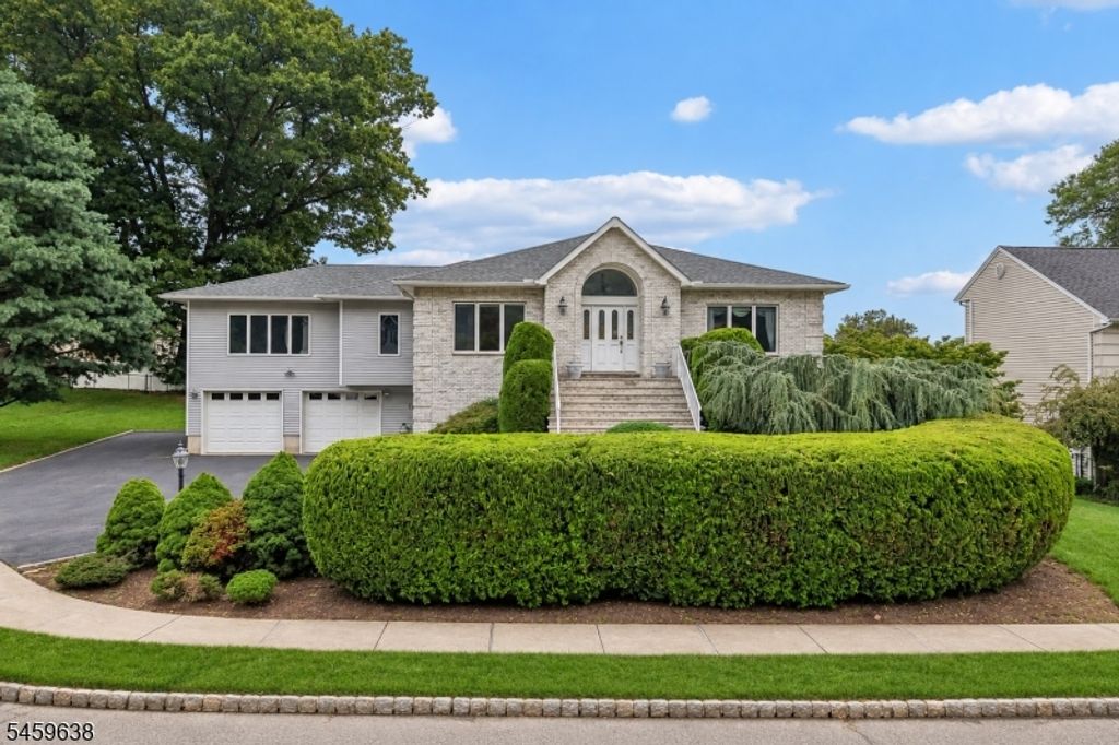 19 Brook Hollow Ct, Hawthorne Boro, NJ 07506 — photo 2