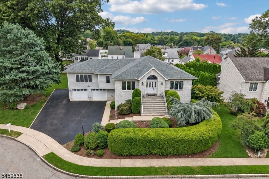 19 Brook Hollow Ct, Hawthorne Boro, NJ 07506 — photo 3