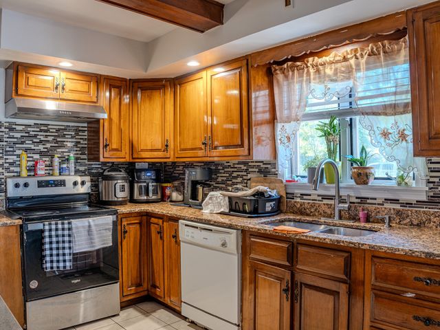 37 Devlin Passway, Fitchburg, MA 01420