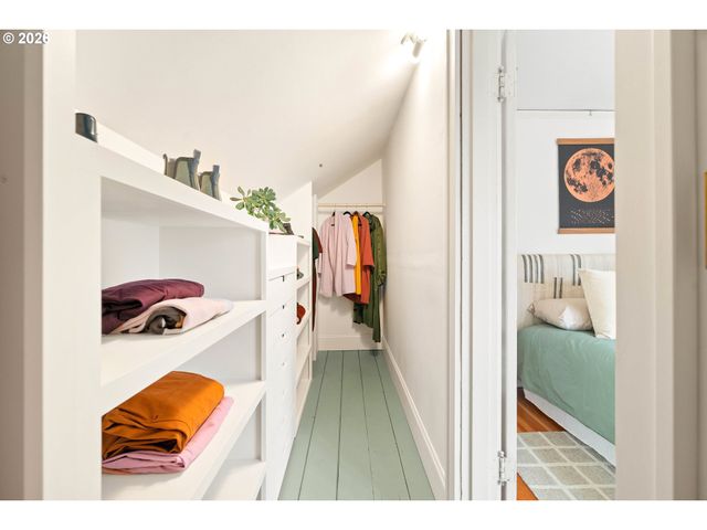 5916 N MOORE Ave, Portland, OR 97217