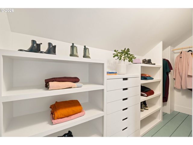 5916 N MOORE Ave, Portland, OR 97217