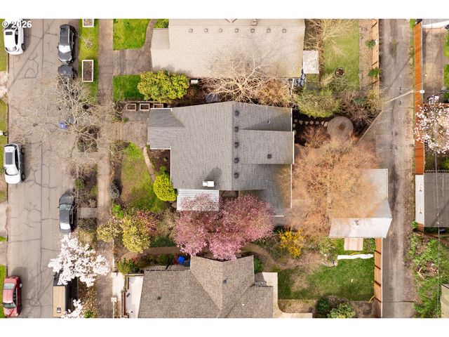 5916 N MOORE Ave, Portland, OR 97217