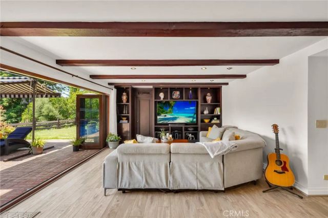 6312 Tahoe Drive, Los Angeles, CA 90068