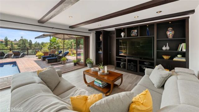 6312 Tahoe Drive, Los Angeles, CA 90068