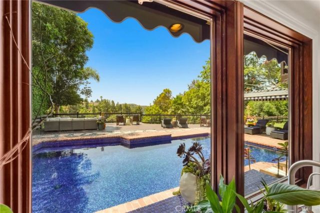 6312 Tahoe Drive, Los Angeles, CA 90068