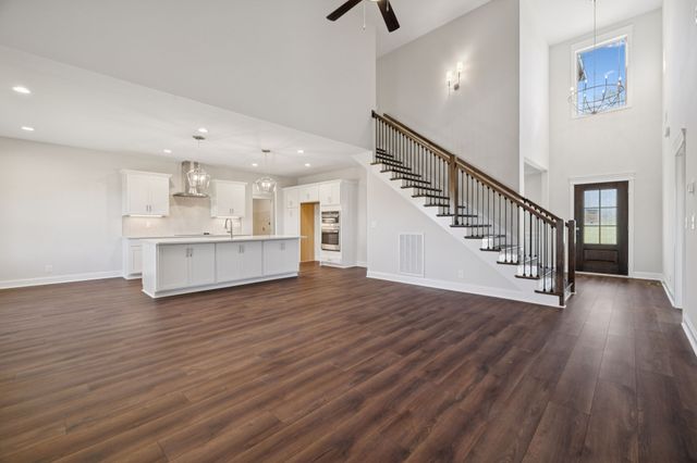 2895 Cooper Creek Rd, Woodlawn, TN 37191