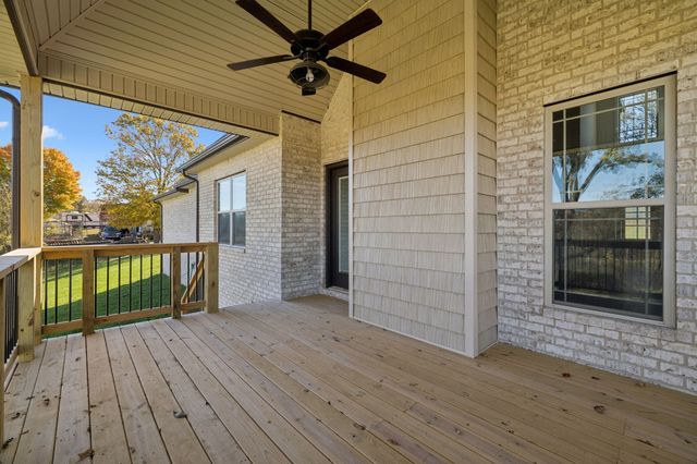 2895 Cooper Creek Rd, Woodlawn, TN 37191