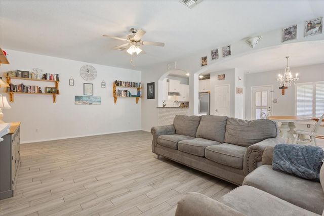 2801 Samson Drive, Waco, TX 76655