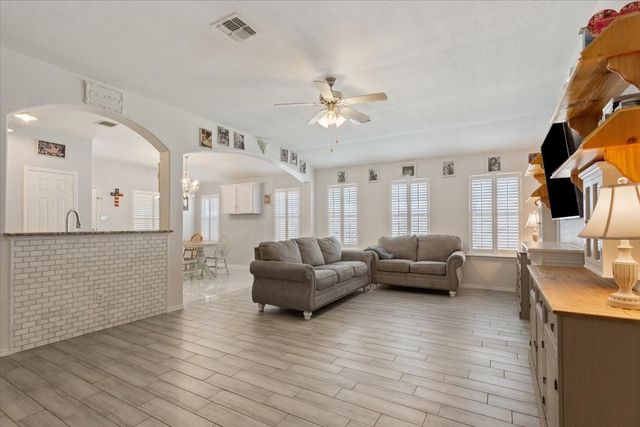 2801 Samson Drive, Waco, TX 76655