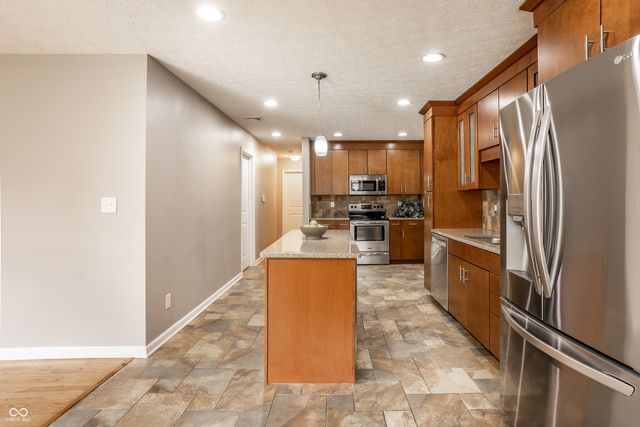 140 N 9th Street, Zionsville, IN 46077