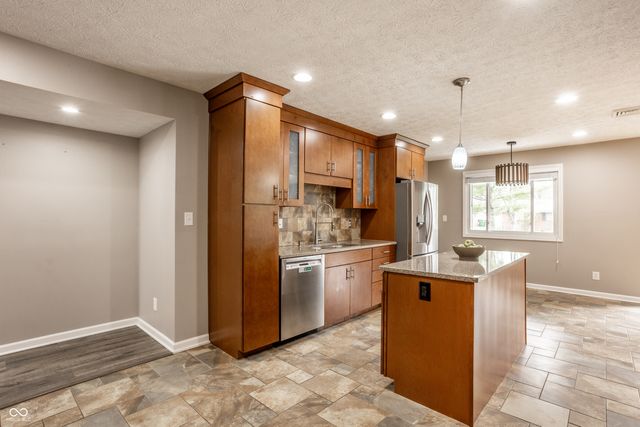 140 N 9th Street, Zionsville, IN 46077