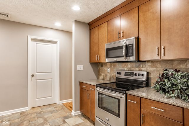 140 N 9th Street, Zionsville, IN 46077
