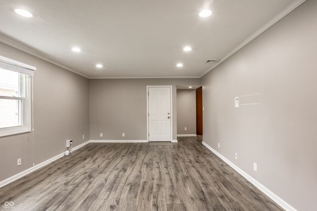 140 N 9th Street, Zionsville, IN 46077
