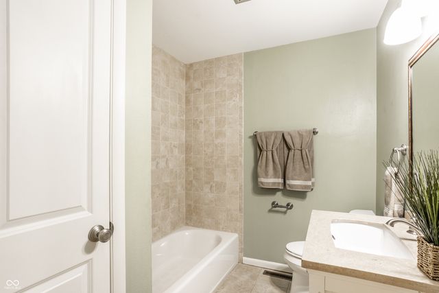 140 N 9th Street, Zionsville, IN 46077