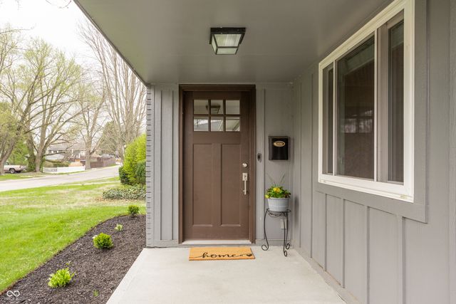 140 N 9th Street, Zionsville, IN 46077