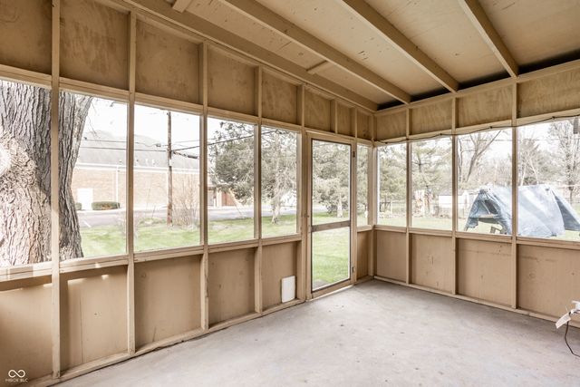 140 N 9th Street, Zionsville, IN 46077